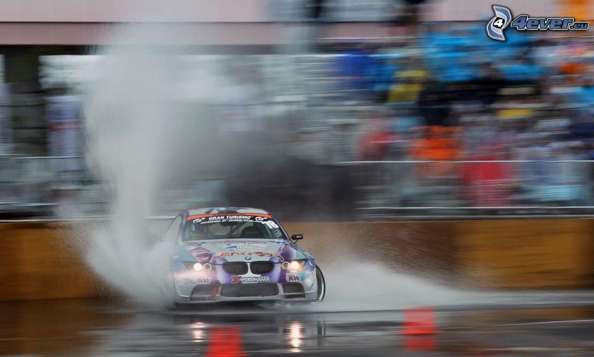 BMW S1000RR, drifting, water