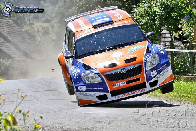 Škoda Fabia, race, jump