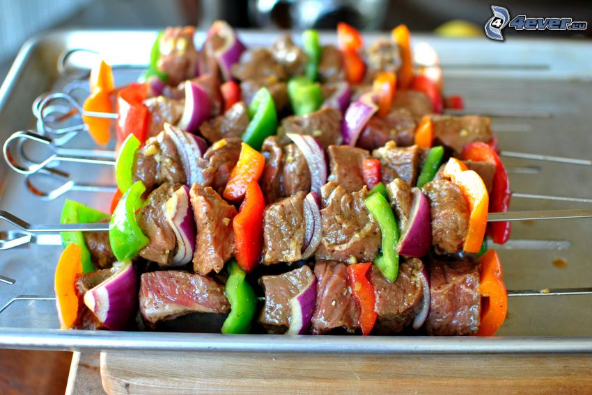grilled skewer, grilled meat, peppers, onion