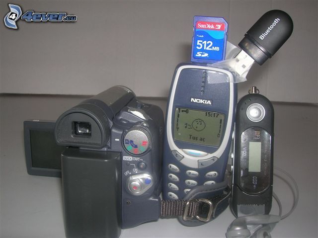 Nokia 3310, video camera, mp3, bluetooth, SD card