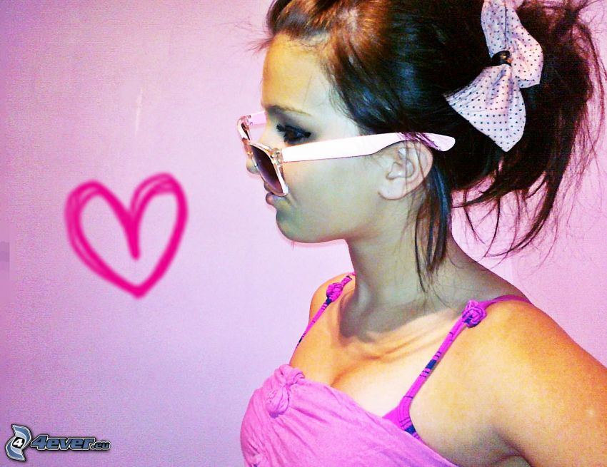 styled girl, pink T-shirt, pink glasses, heart