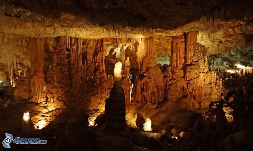 Avshalom, cave, stalactites, stalagmites