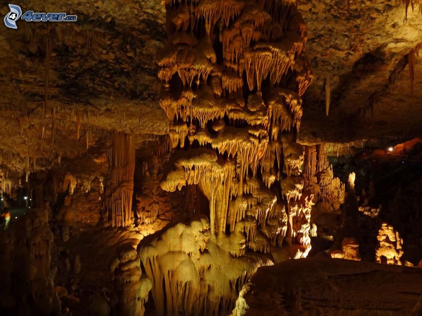 Avshalom, cave, stalactites