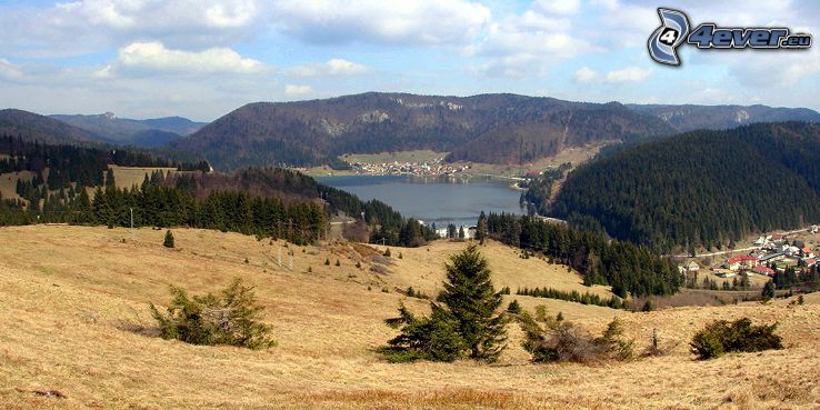 Palcmanská Maša, Slovak Paradise, water reservoir, village near the lake, valley