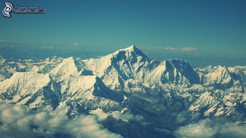 Mount Everest, snowy mountains