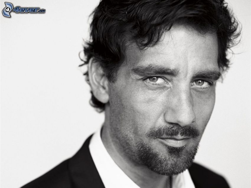 Clive Owen, black and white photo
