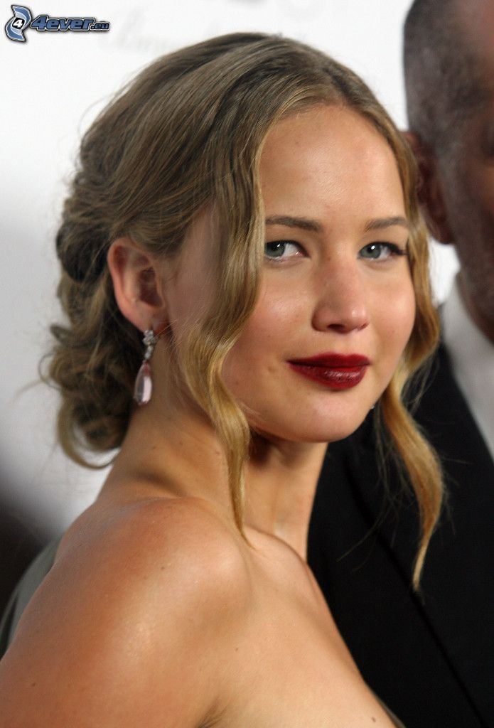 Jennifer Lawrence, red lips