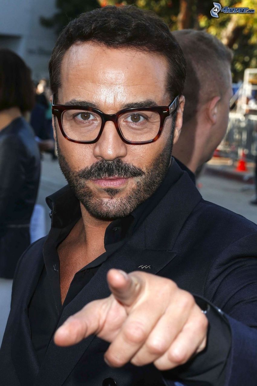 Jeremy Piven, man with glasses