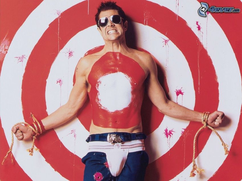 Johnny Knoxville, target