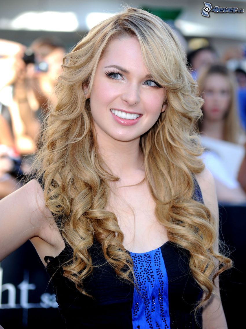 Kirsten Prout, smile, look