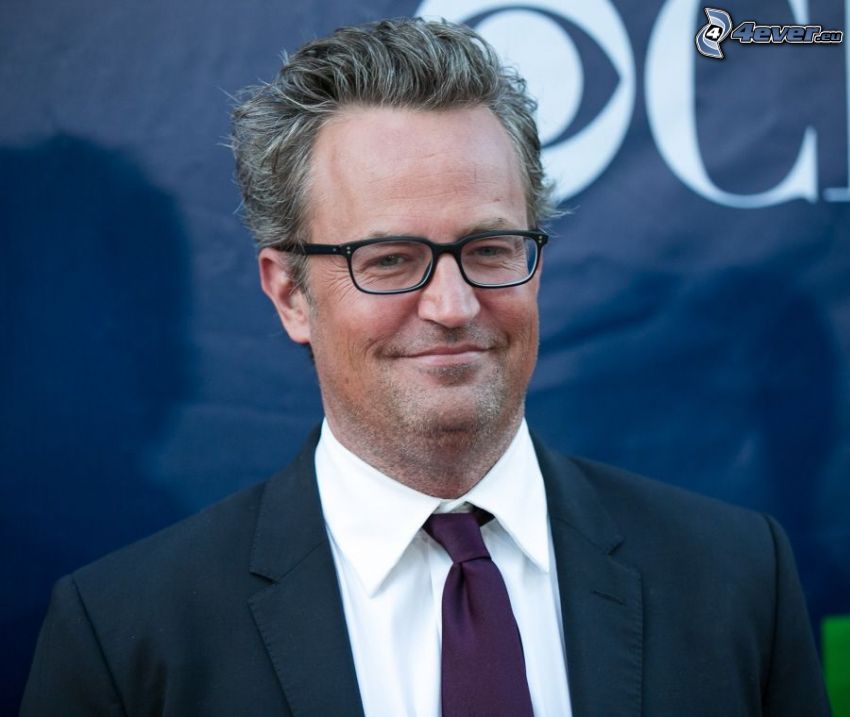 Matthew Perry, man in suit, man with glasses