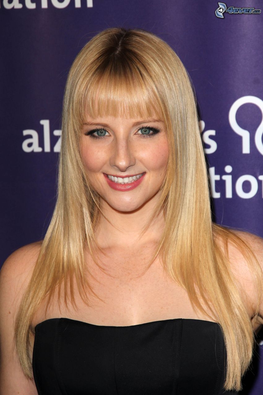 Melissa Rauch, black dress, smile