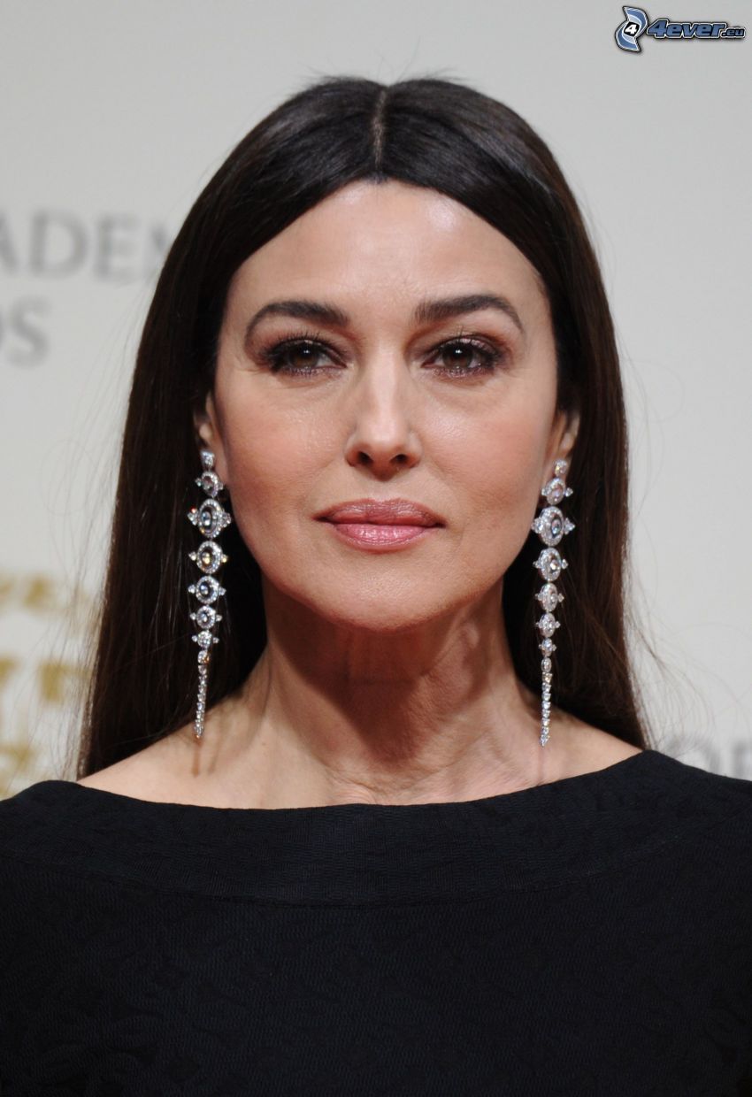 Monica Bellucci, earrings