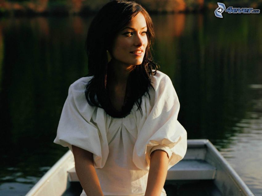 Olivia Wilde, boat, lake