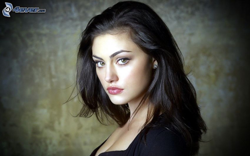 Phoebe Tonkin, model