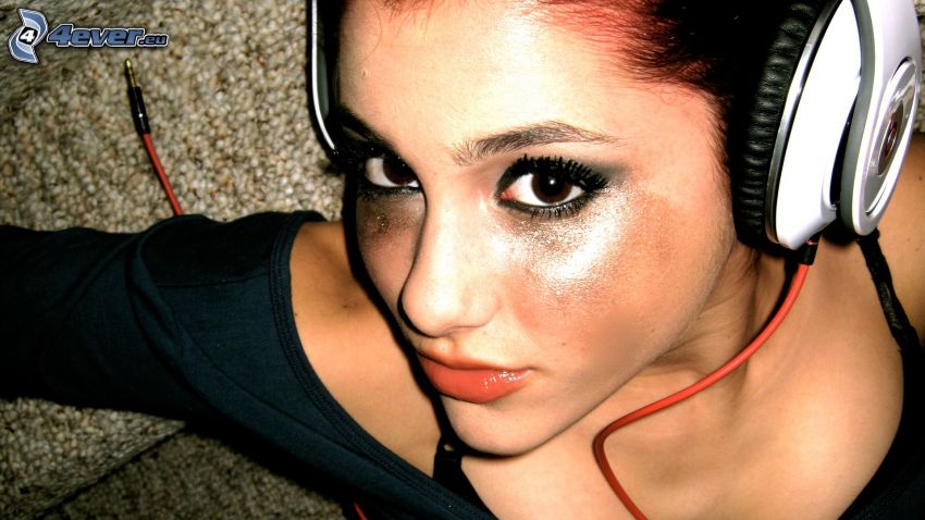 Ariana Grande, girl with headphones