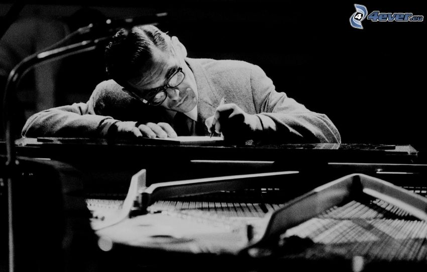 Bill Evans, pianist, play the piano, black and white photo