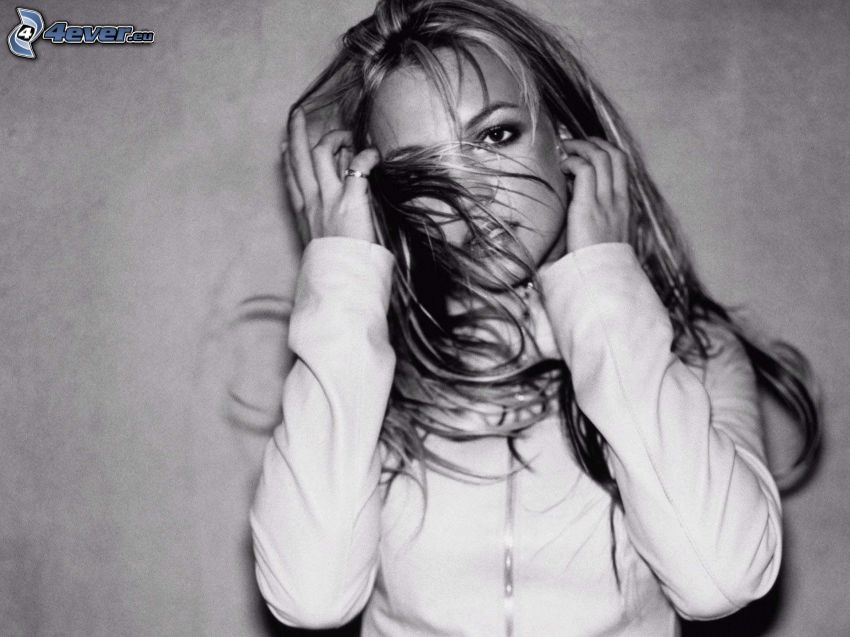 Britney Spears, black and white photo