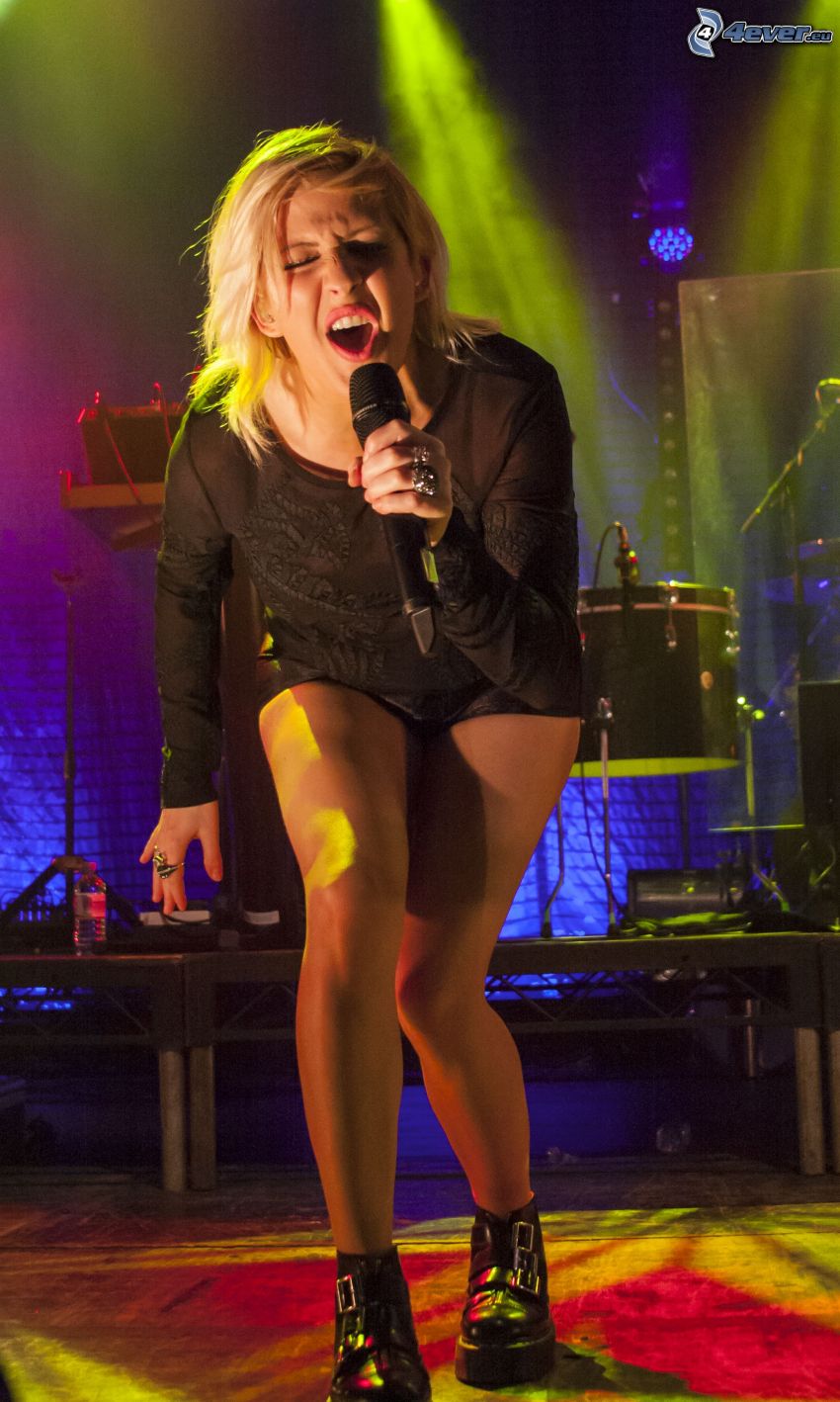 Ellie Goulding, singing, performance