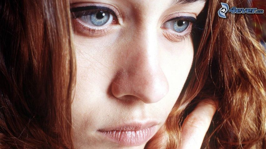 Fiona Apple, blue eyes