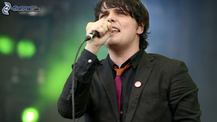 Gerard Way, singing