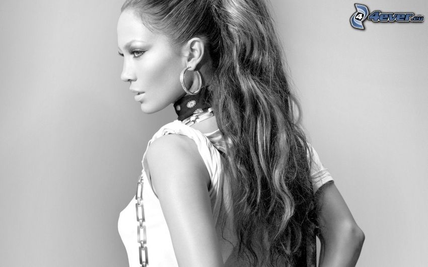 Jennifer Lopez, black and white photo
