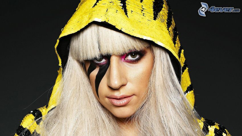 Lady Gaga, hood