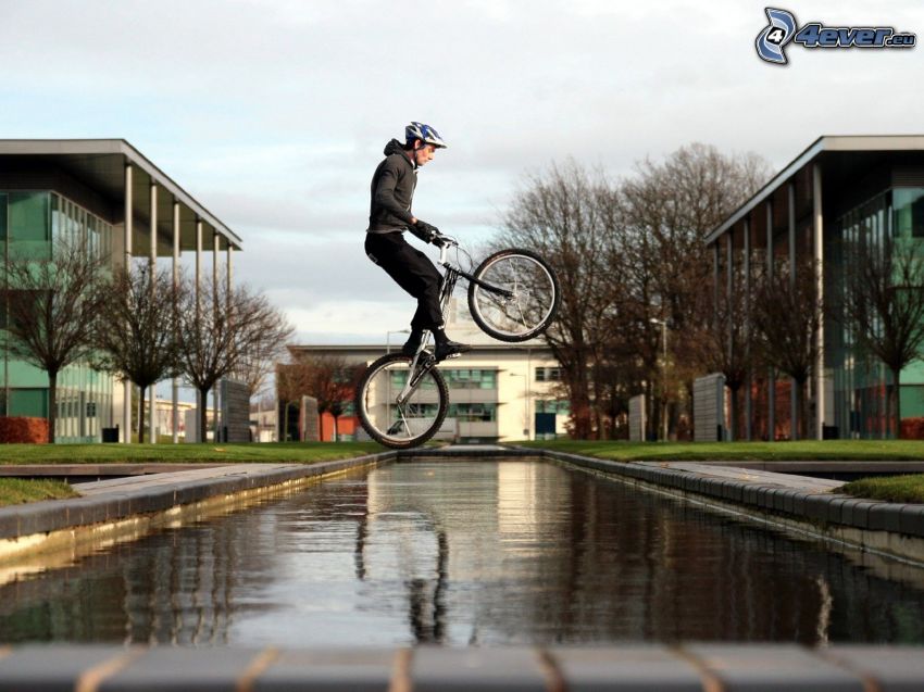jump on bike, water, cyclist, extreme biker