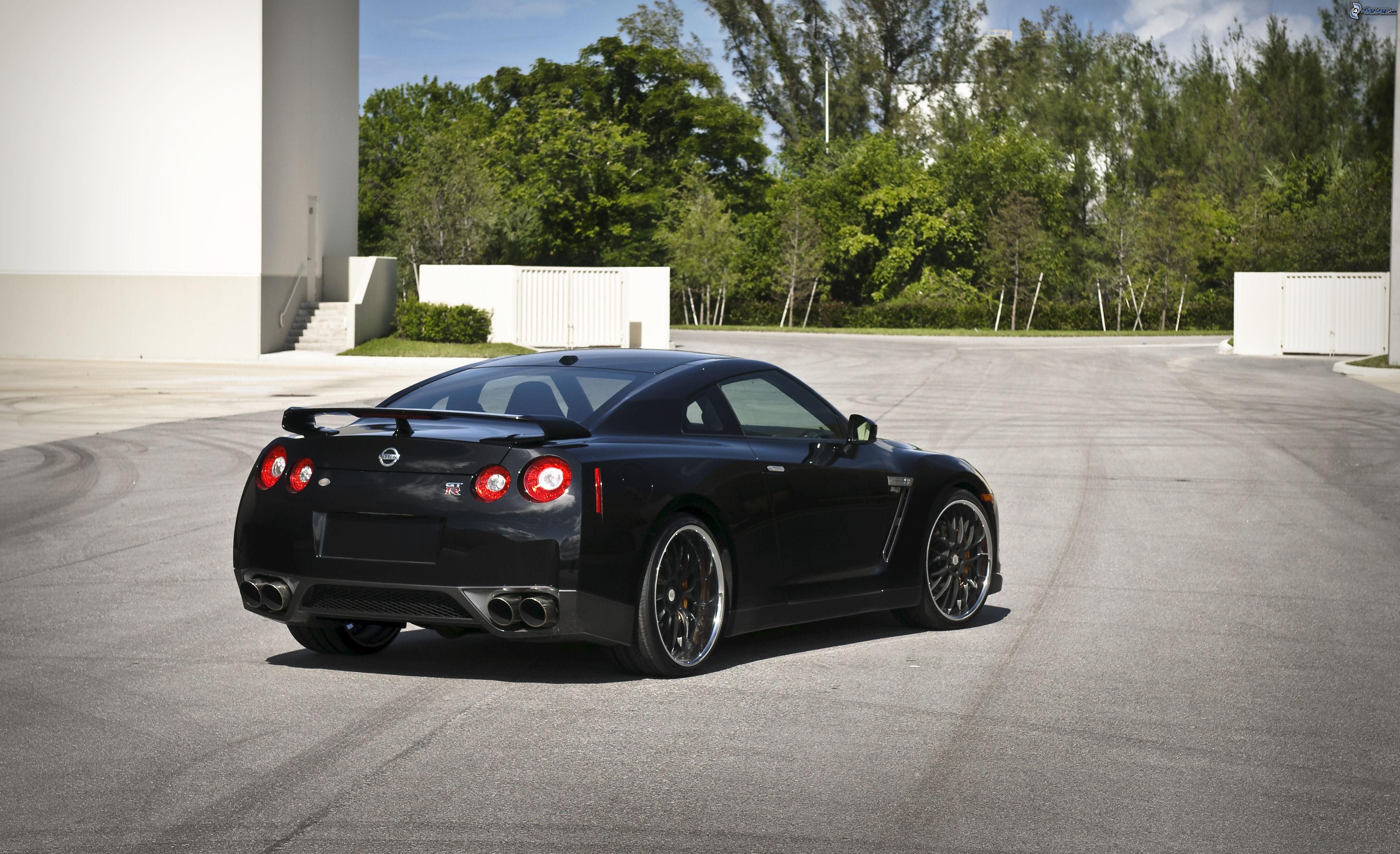 Nissan GTR r35 Black